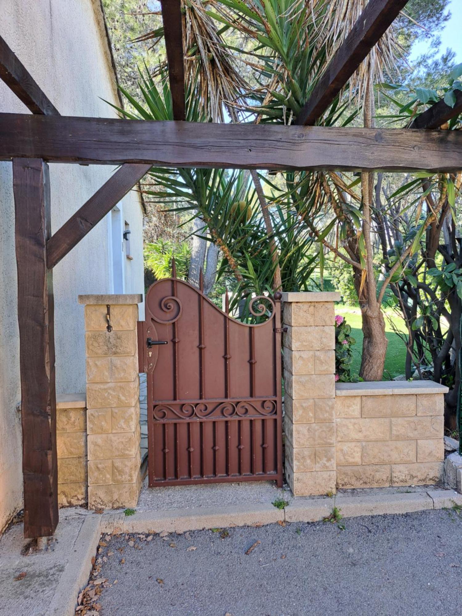 Maisonnette Au Milieu Des Pins Mougins Exterior foto